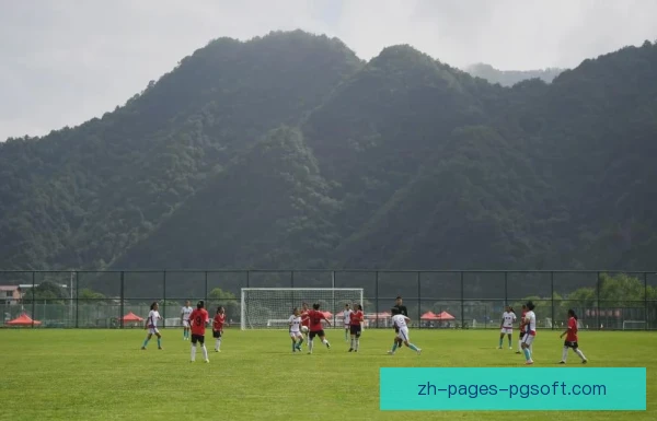 小城市球队不看人传球助攻，默契跑位撕开整条防线